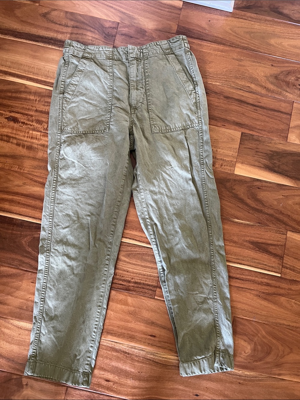 🌹 J. crew Olive Green Jogger Pants - Size 2